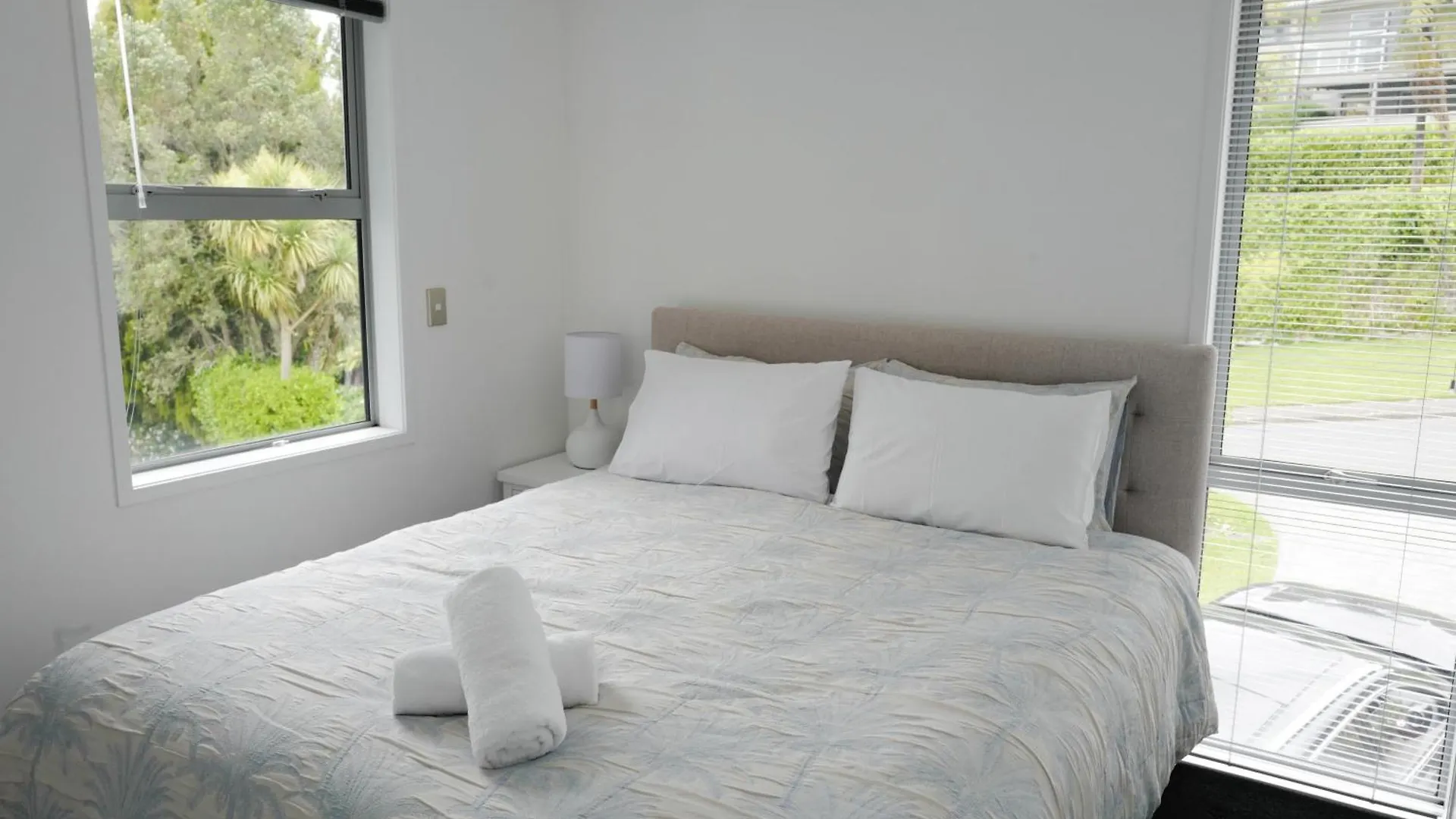 Rotorua Serenity Lakeview Retreat